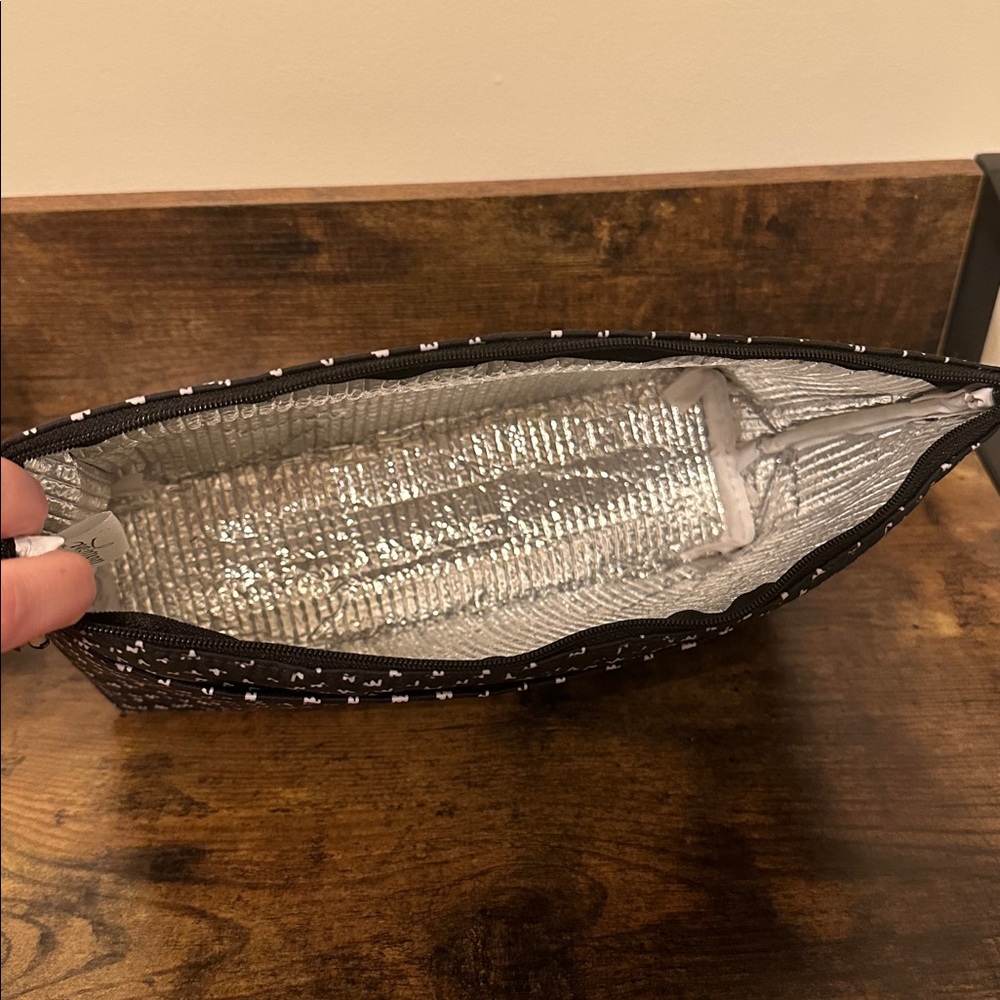 Thirty One Cool Clip Thermal Zipper Pouch in Lil’ Scribble Black and White - Picture 5 of 9